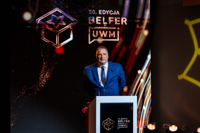 z aparatem – Fabiszewski-100